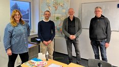 Die LINKE. Kreistagsgruppe Steinfurt zu Besuch bei der EXTRA.KLASSE in Lengerich Foto: Die LINKE. Kreistagsgruppe Steinfurt zu Besuch bei der EXTRA.KLASSE in Lengerich, v.l.n.r.: Jennifer Kölker, Thomas Hudalla, Axel Weghorst und Günter Büter